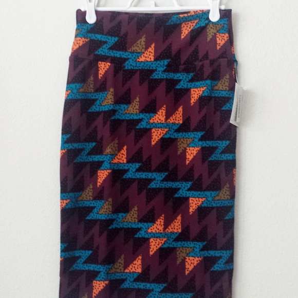 LuLaRoe Cassie Skirt Triangle - Picture 1 of 5